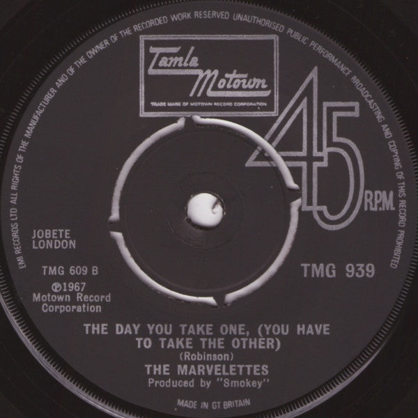 The Marvelettes : When You're Young And In Love (7", Mono, RE)