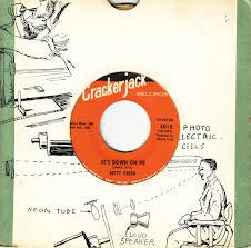 Betty Green (3) : He's Down On Me / Lonely Girl (7", RE)